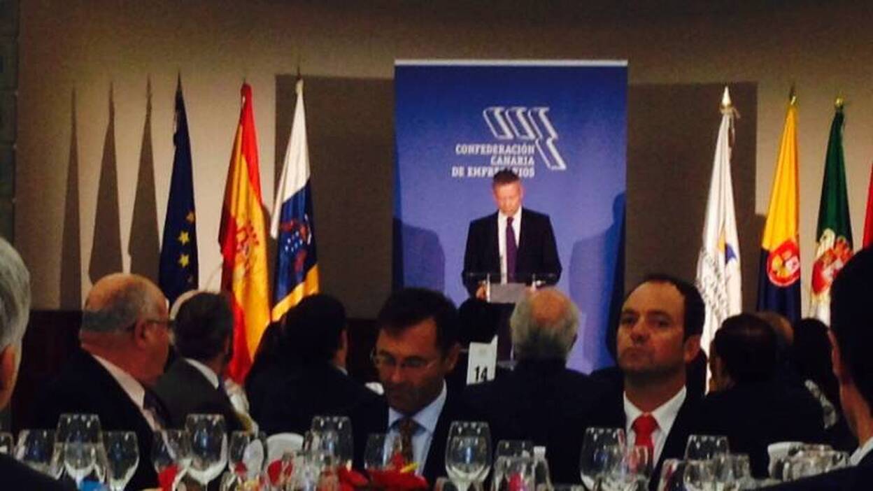 La patronal reclama más inversión pública y menor presión fiscal