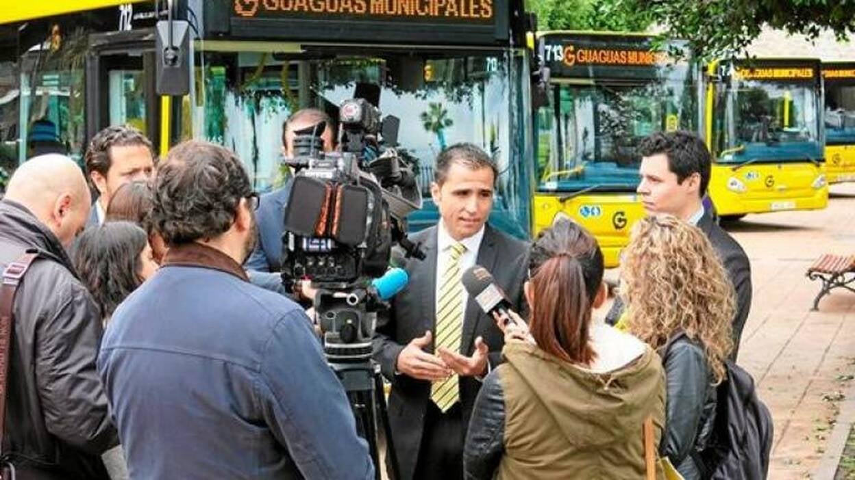 La guagua exprés desplaza la autovía marítima en el istmo