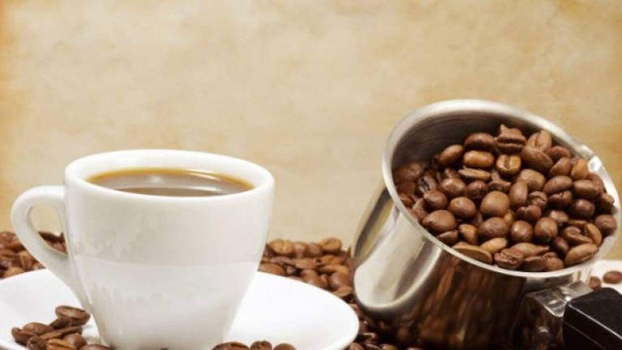 Tomar 3 o 4 cafés diarios podría ayudar a prevenir infartos