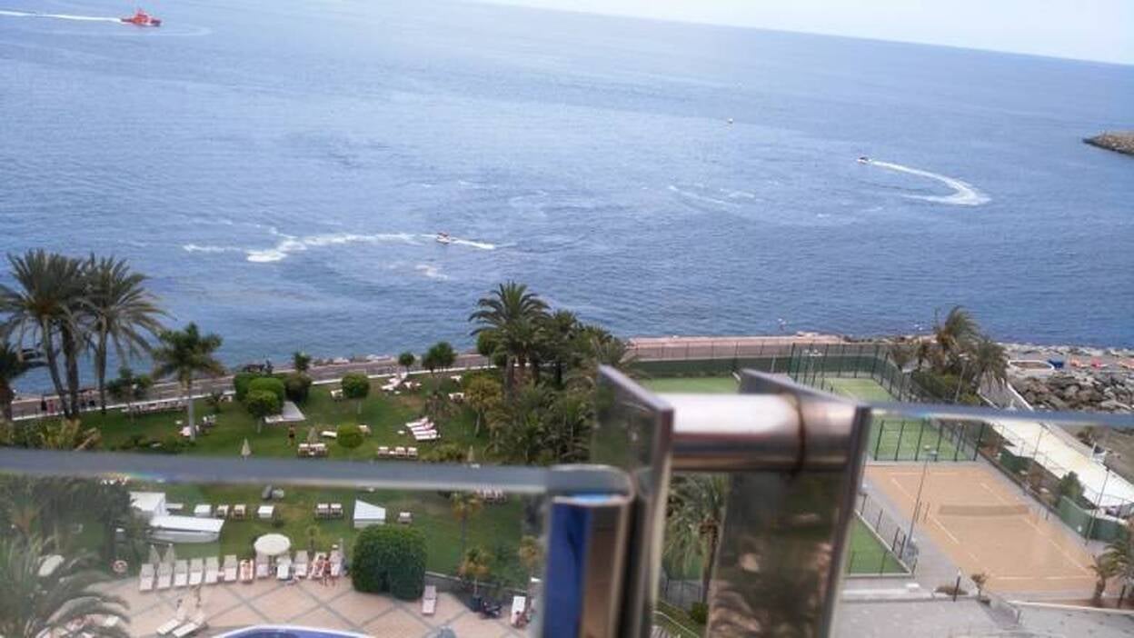 Hallan manchas de fuel en Patalavaca