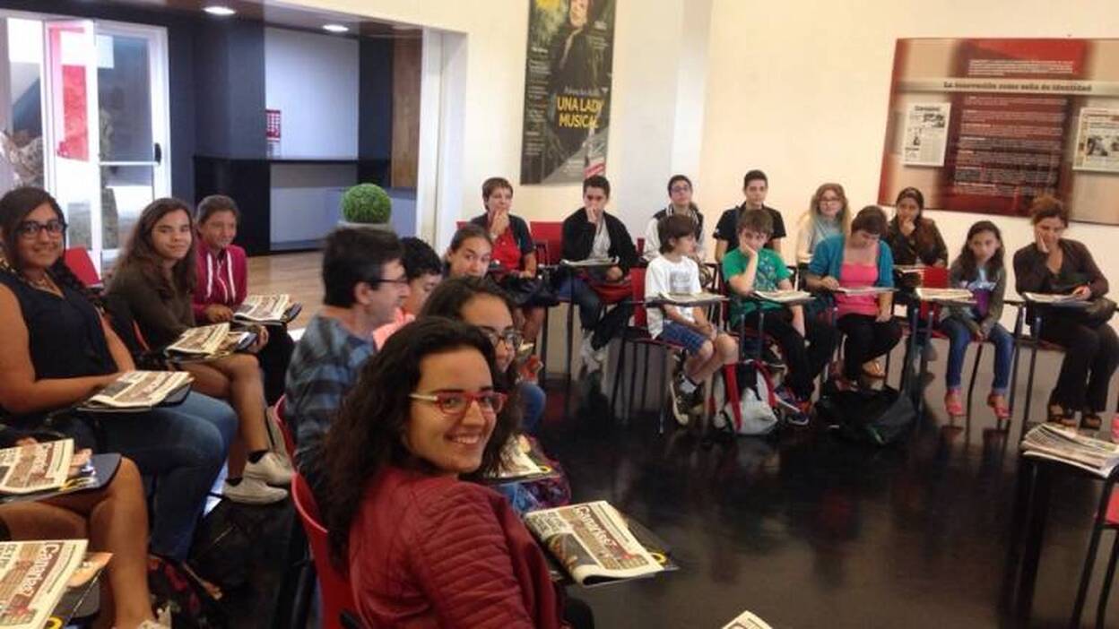 Alumnos de IES Joaquín Artiles abordan el trabajo del periodista