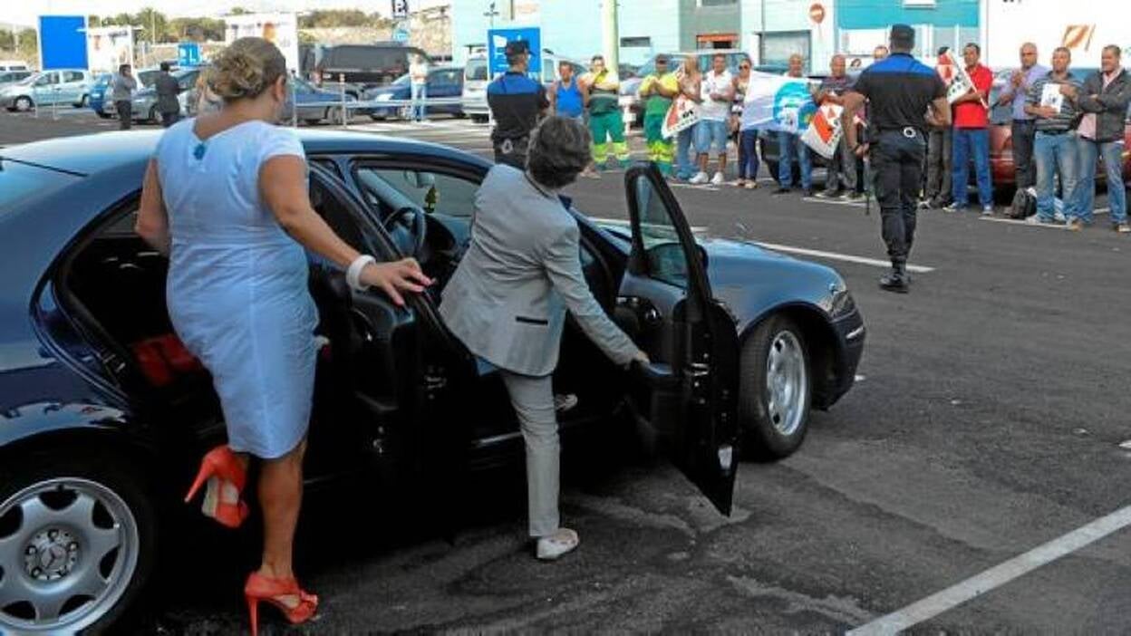 Hernández se baja el sueldo un 20%