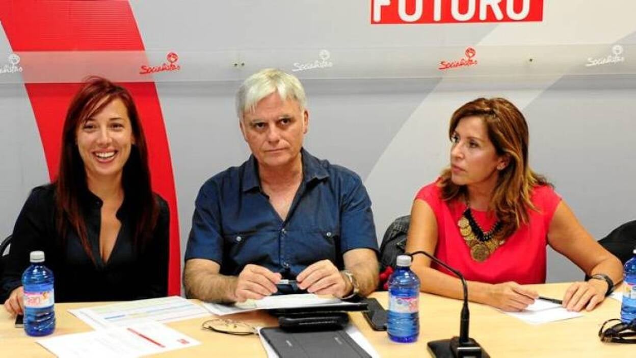 Pérez decide agotar su mandato al frente del PSC