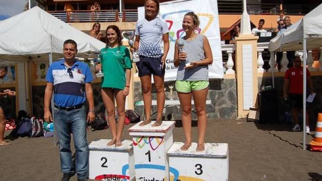 Abián Reino y Verónica Navarro ganan la Travesía a Nado de Salinetas