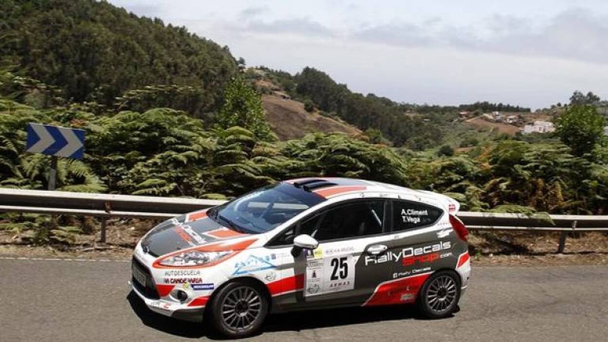 Nelson Climent, lanzado al título