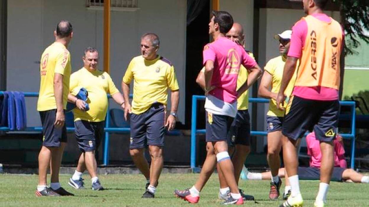 Paco Herrera busca un once