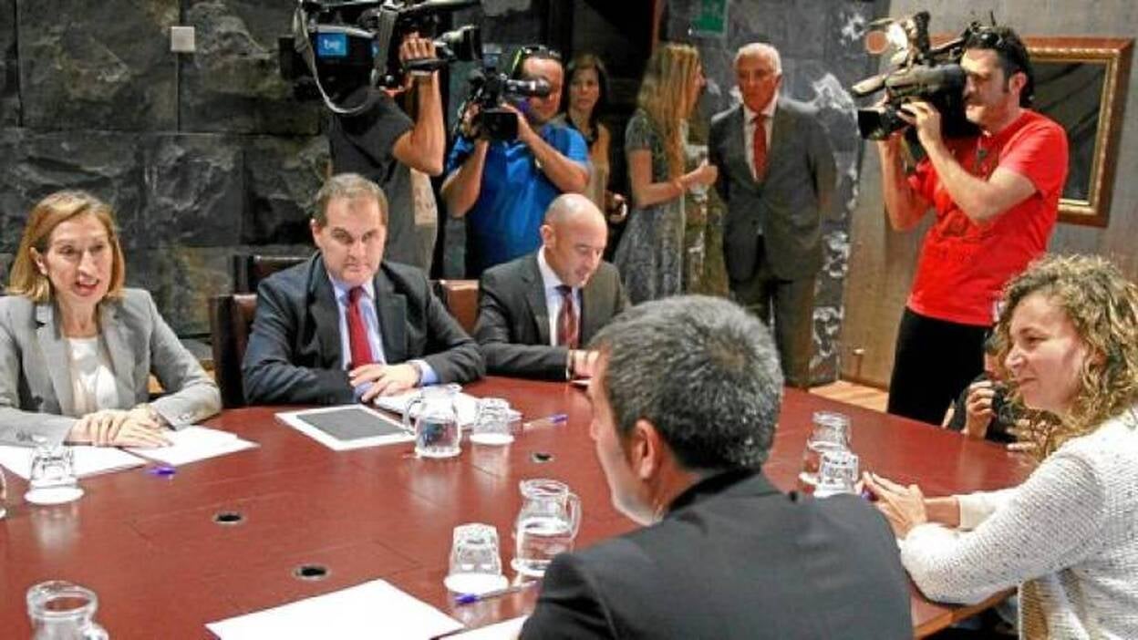 La lealtad institucional entre Pastor y Clavijo produce acuerdos