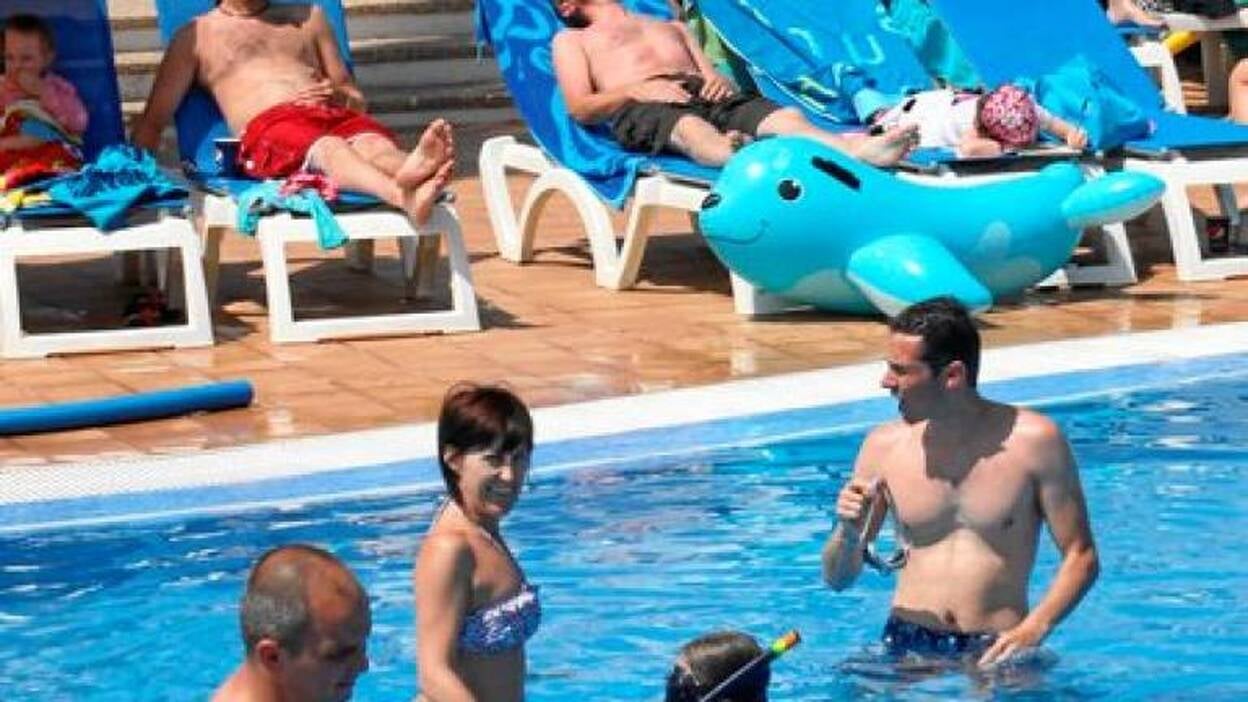 La patronal rechaza aplicar la tasa turística en las islas