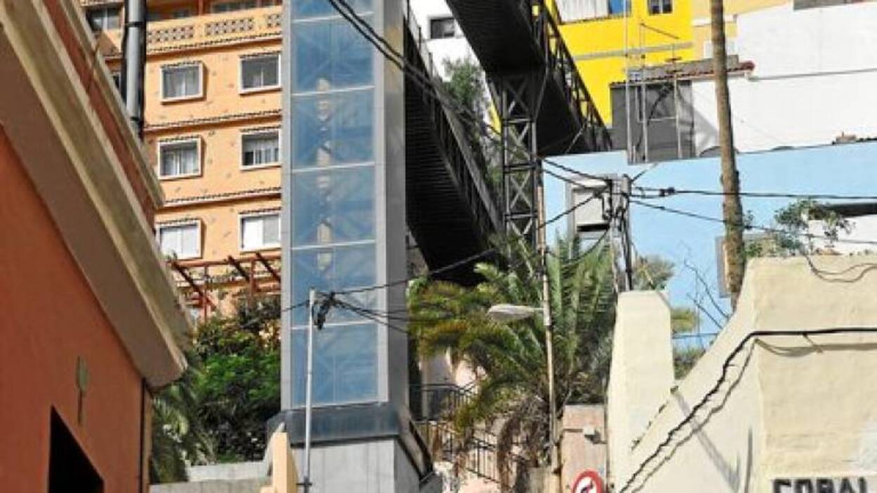 37.343 euros para poner en uso escaleras y ascensores