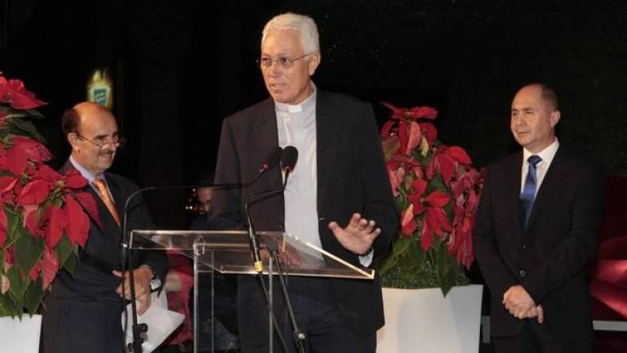 El árbol del CC Las Arenas ilumina la Navidad