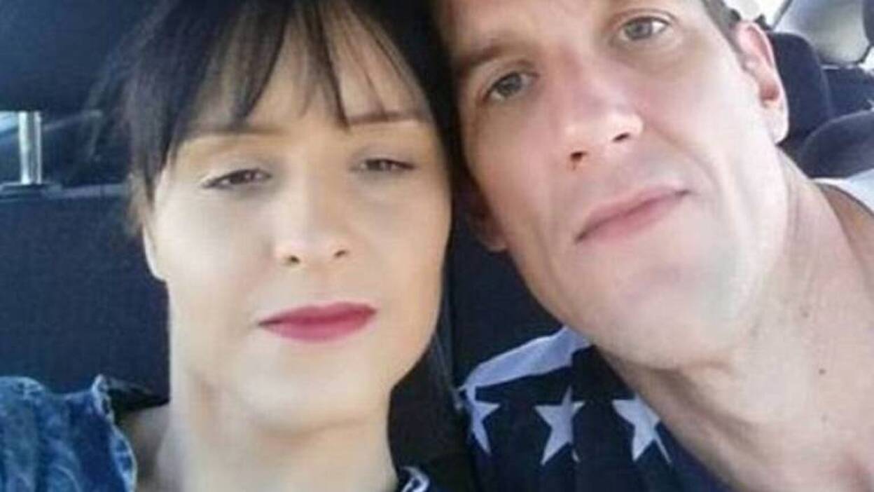 Escapa de su tumba escarbando con las uñas