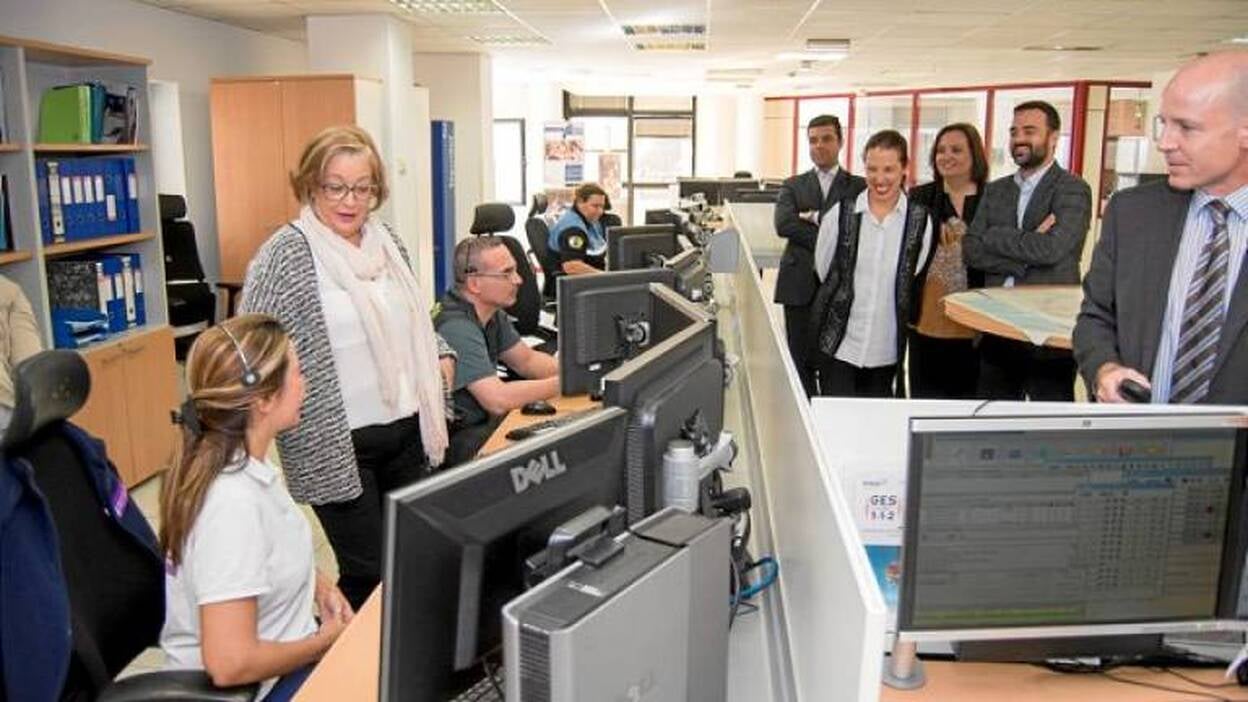 37,7 canarias piden cada día ayuda contra el maltrato