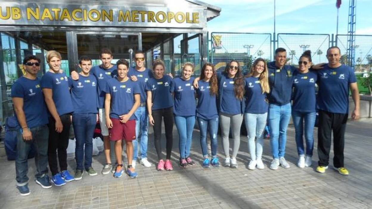 El equipo absoluto del Club Metropole pone rumbo a Madrid