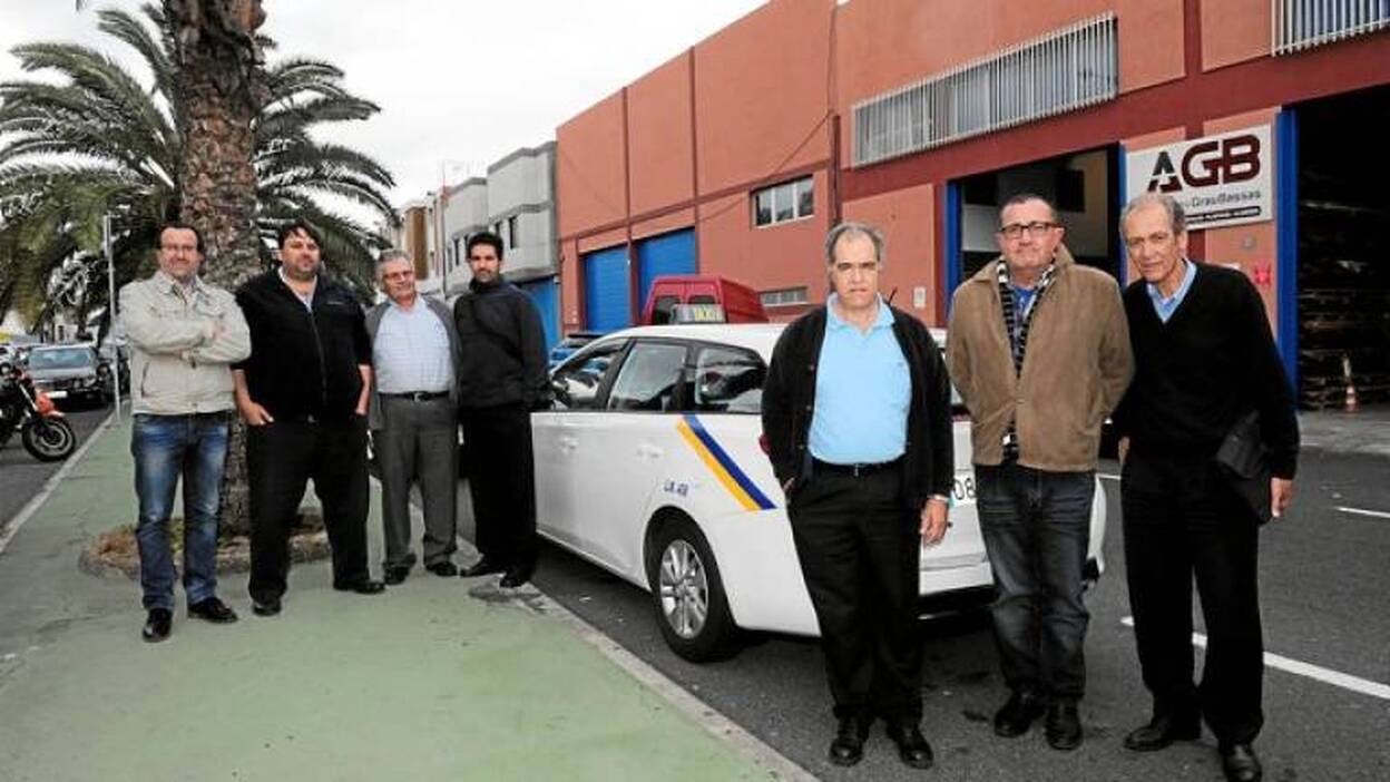 El juez dicta la suspensión de los dos días libres del taxi