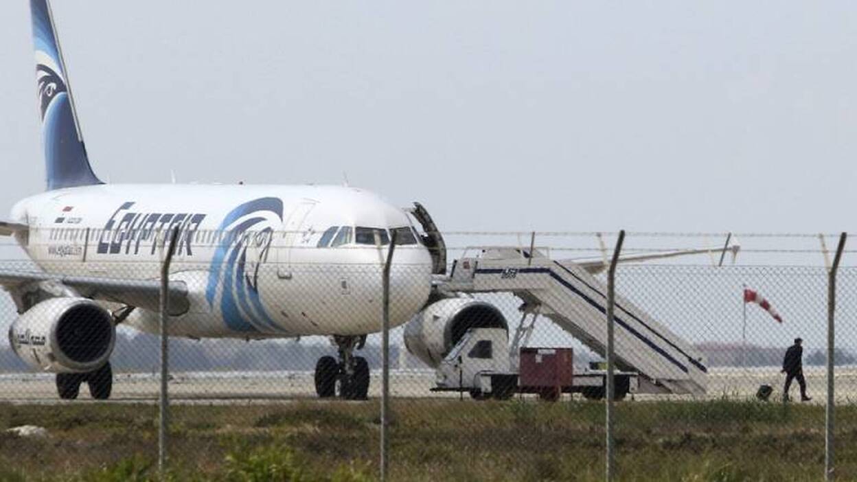 Detenido el secuestrador del avión de EgyptAir en Chipre