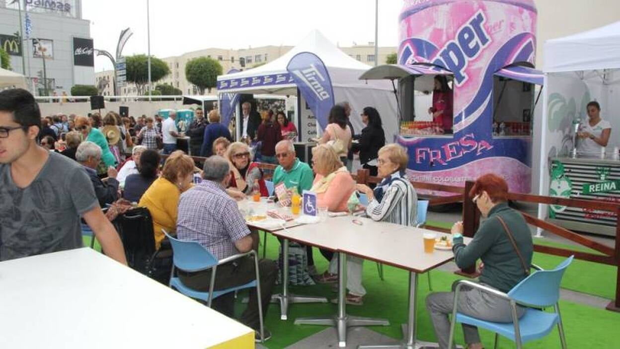 Anticipo de la fiesta de Canarias en El Corte Inglés