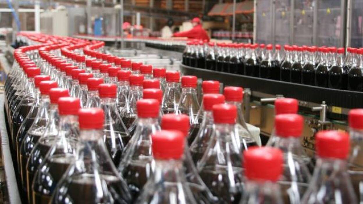 Coca-Cola paraliza la producción en Venezuela por falta de azúcar