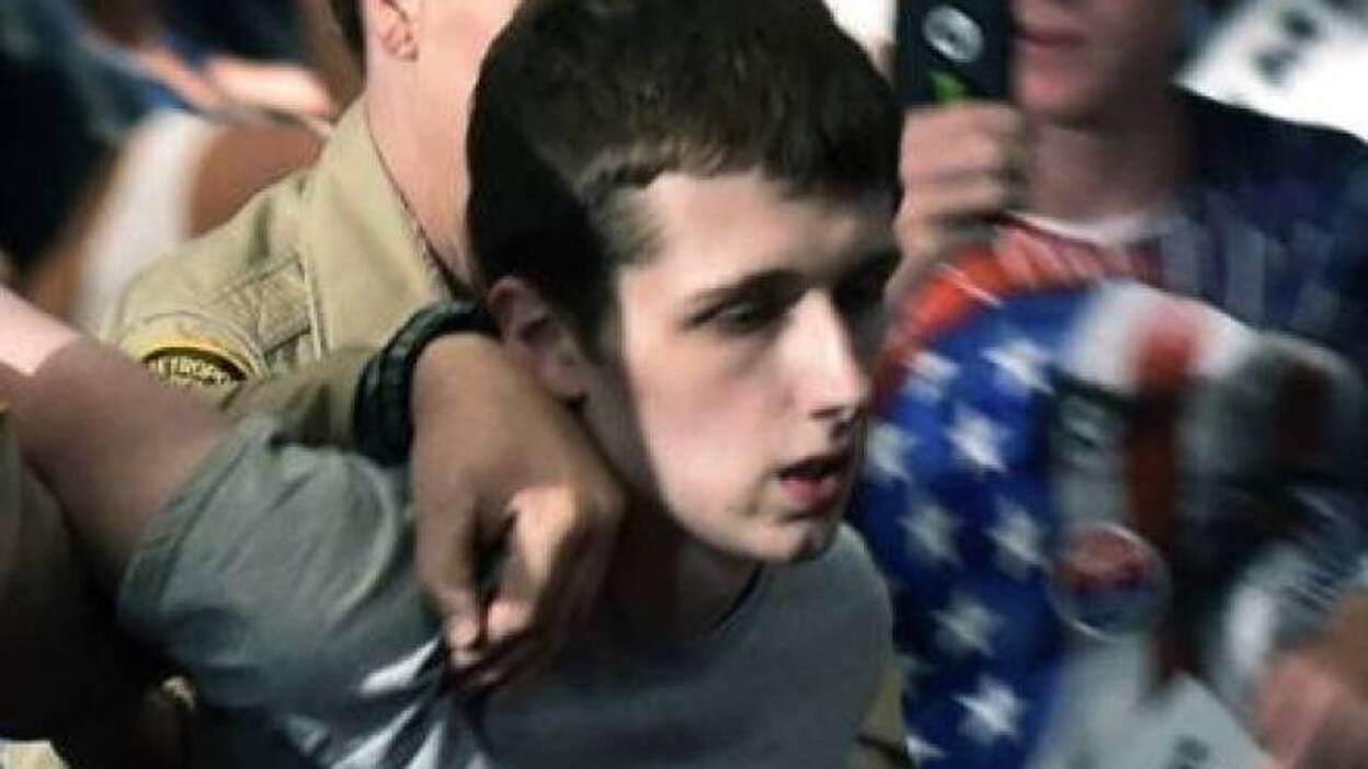 Presentan cargos contra el joven británico que intentó matar a Trump