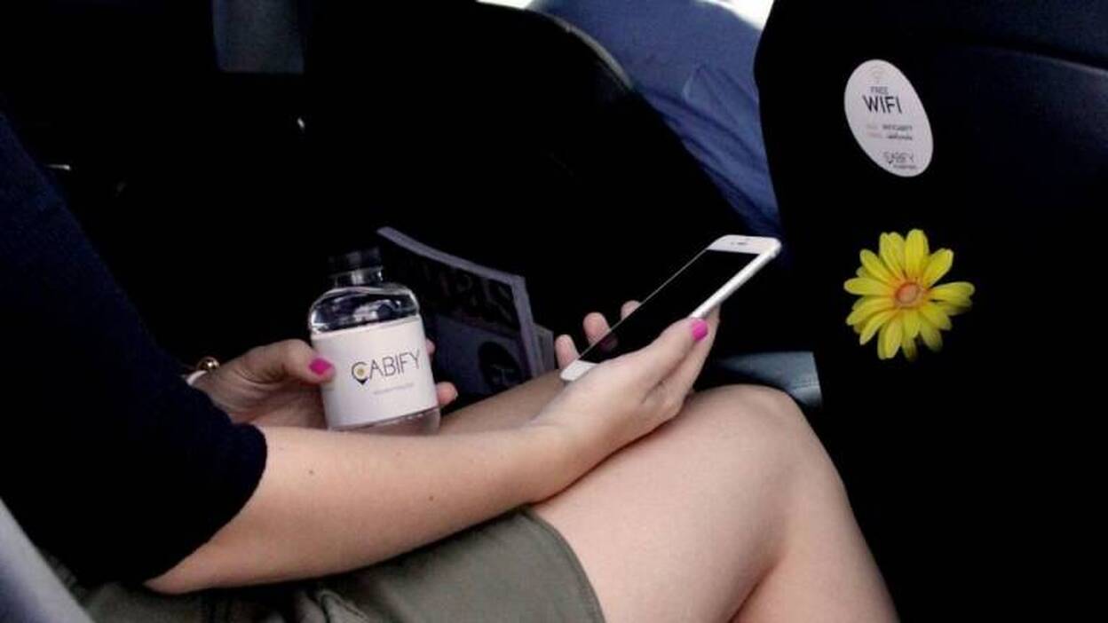 Cabify ofrece a sus clientes WiFi y agua mineral gratis