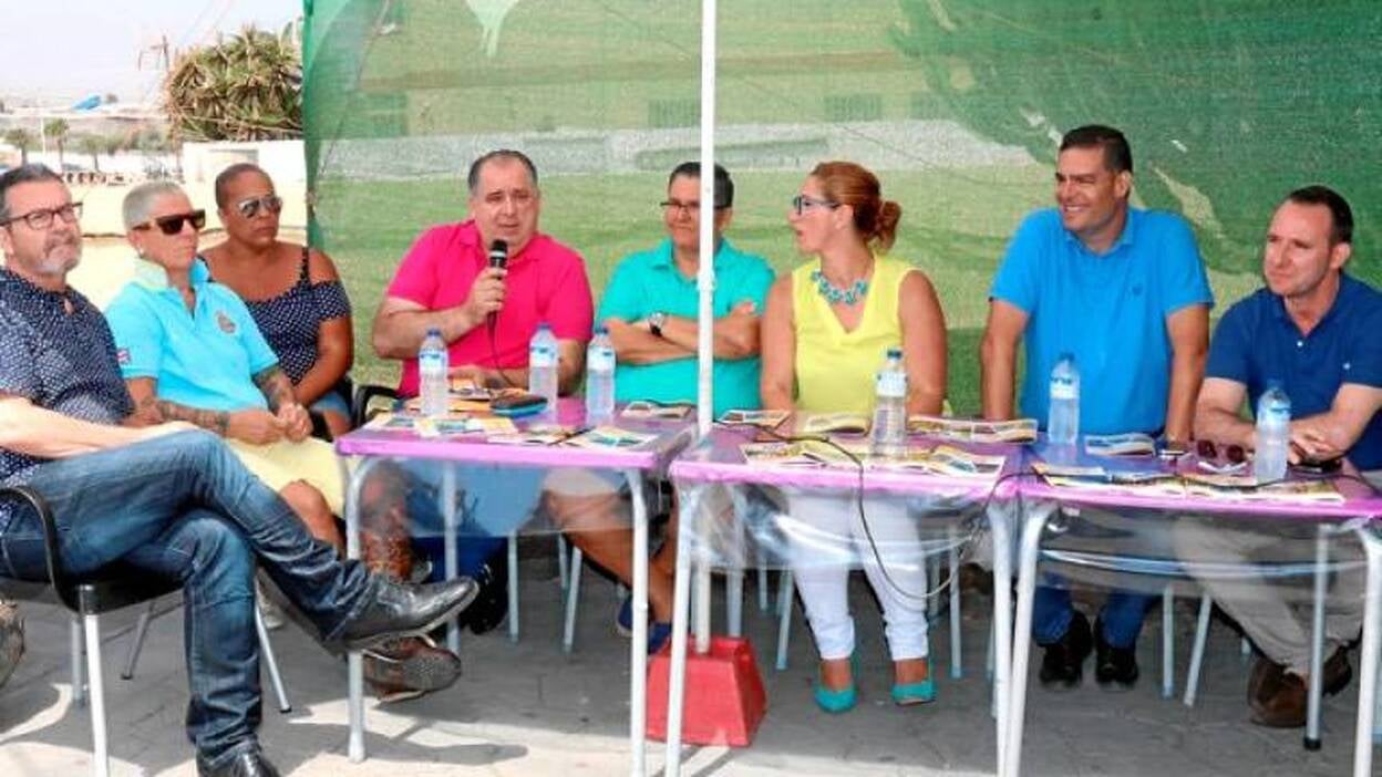 Melenara quiere potenciar los fuegos artificiales acuáticos