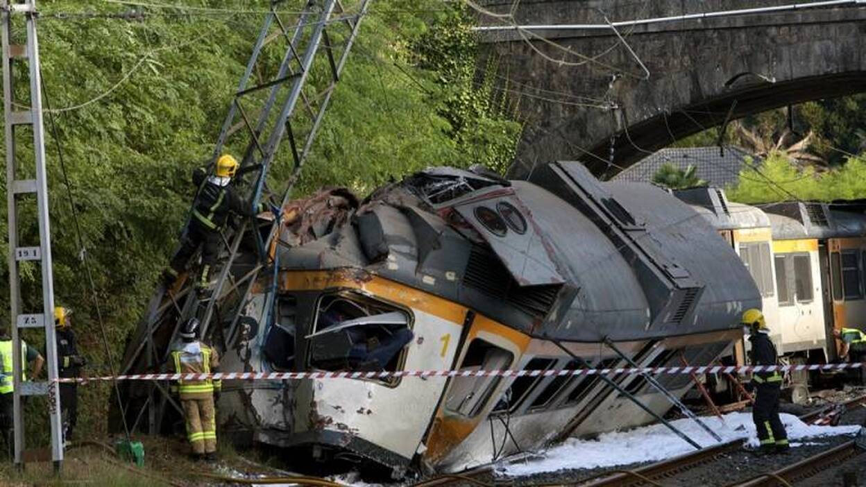 Muertos y varios heridos al descarrilar un tren en O Porriño