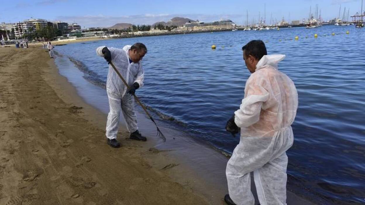 El Ayuntamiento prohíbe el baño en las Alcaravaneras