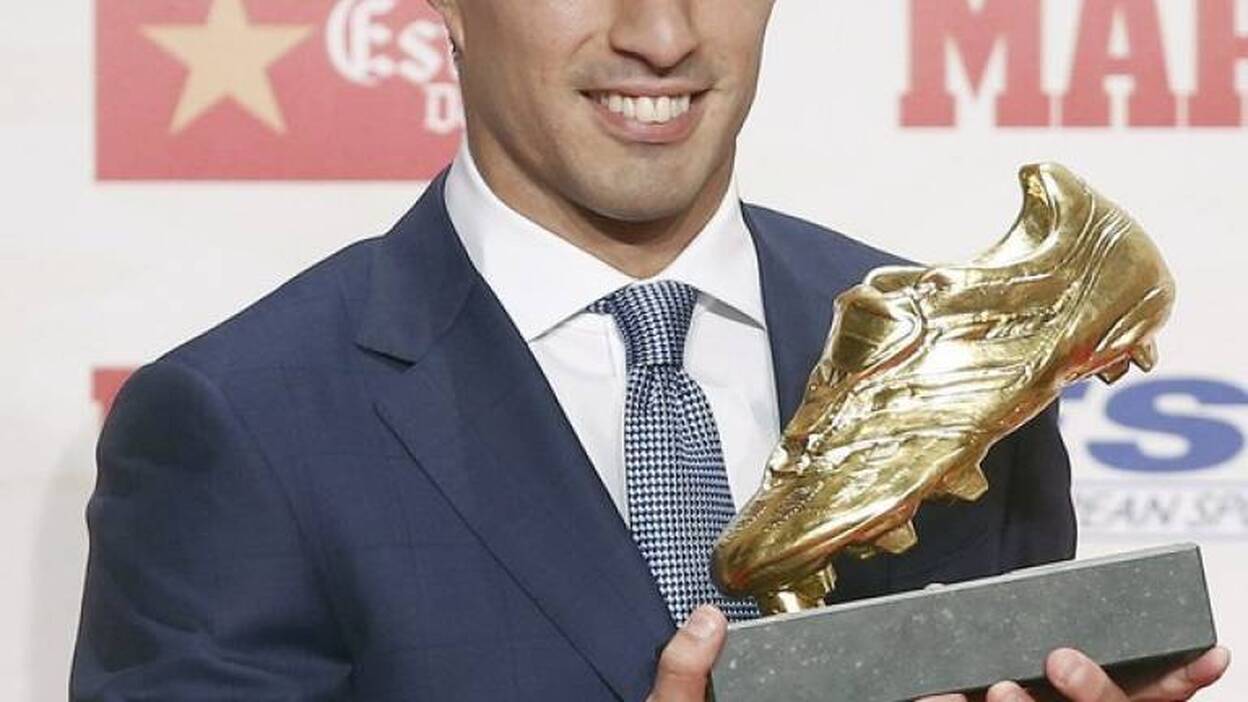 Luis Suárez recibe su segunda Bota de Oro