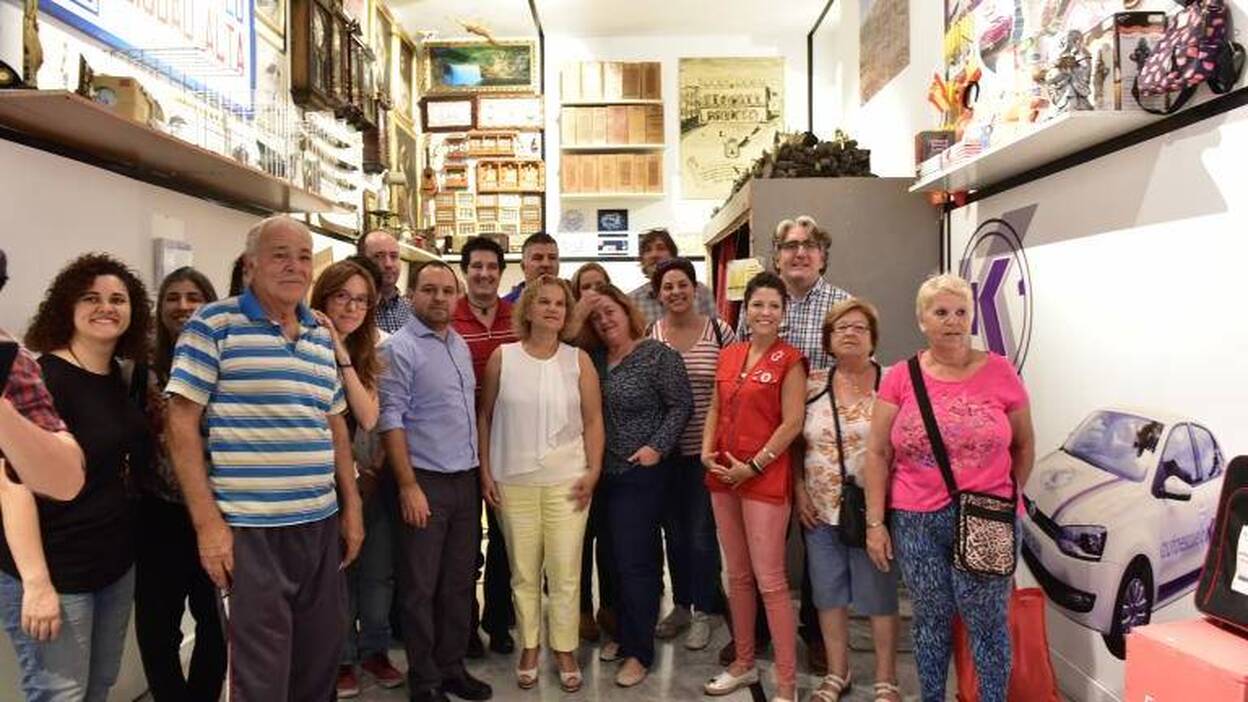 Maya condensa la vida de la ciudad en una pequeña sala