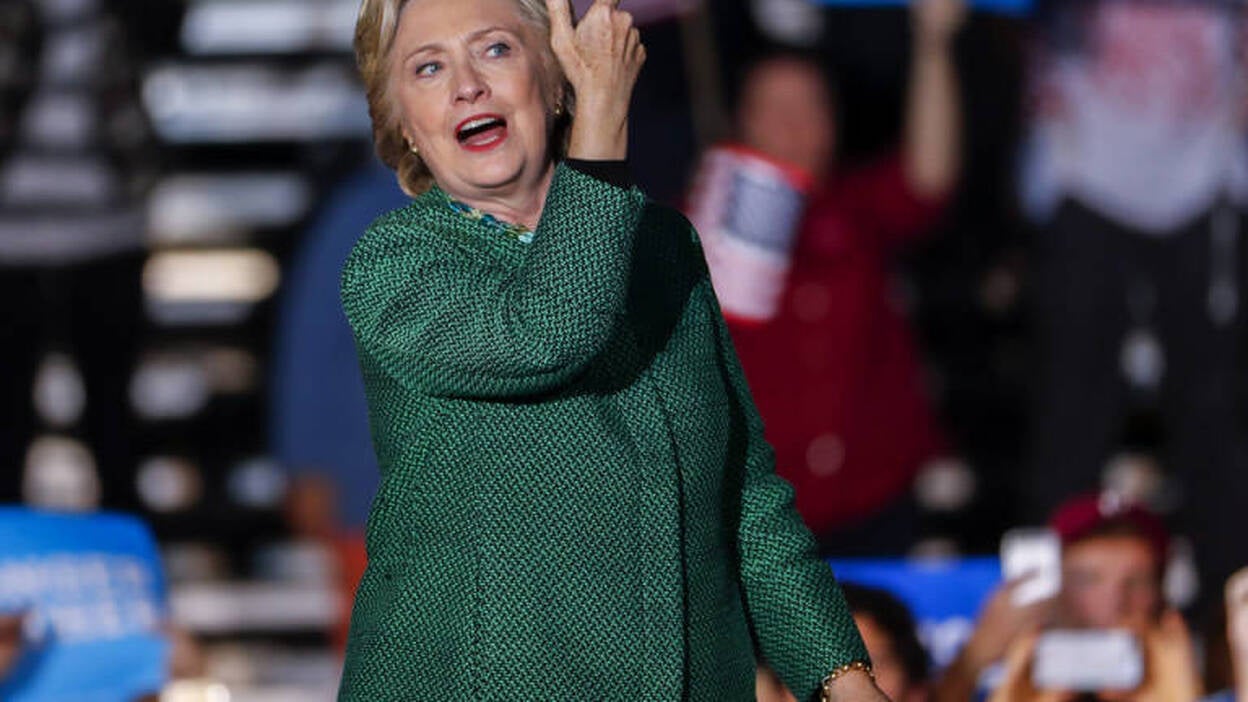 Meryl Streep se sentiría "muy halagada" de interpretar a Hillary Clinton