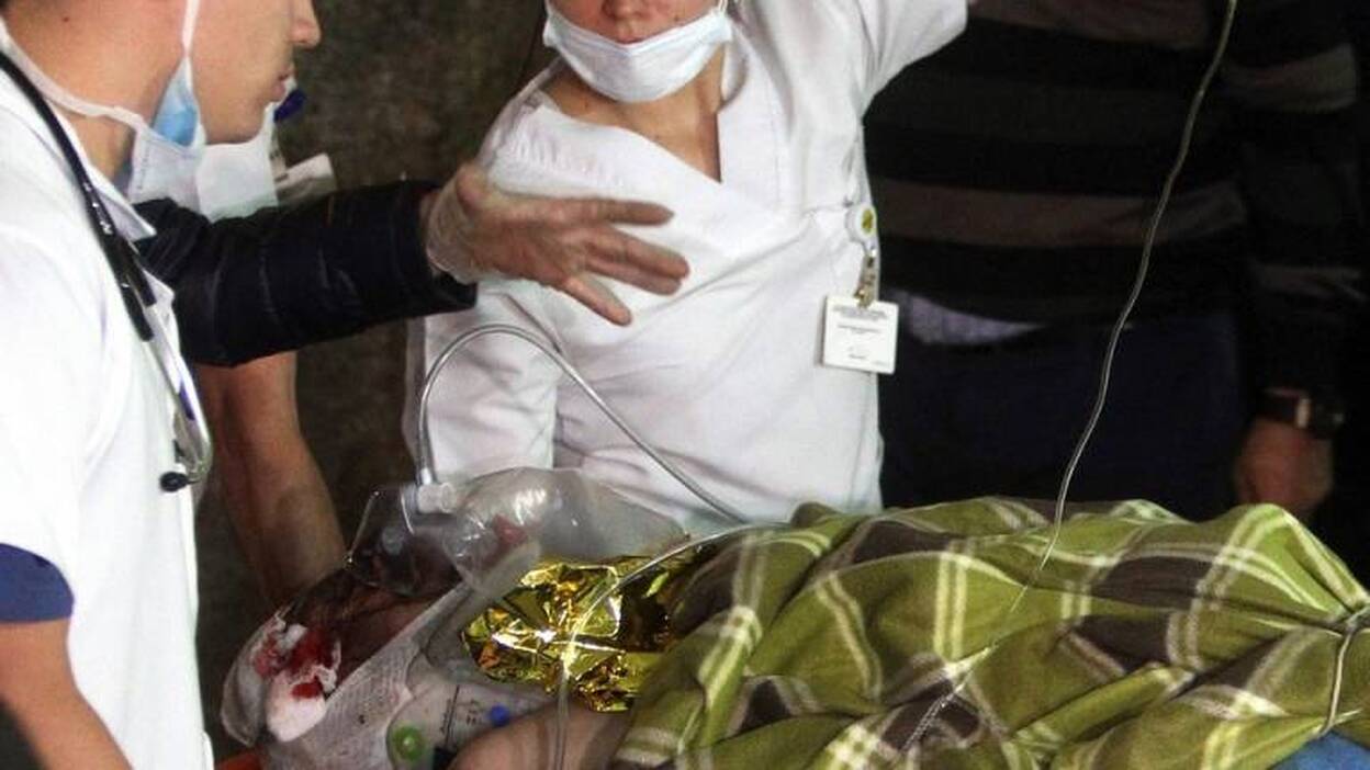 Rescatan un sexto superviviente de avión del Chapecoense accidentado en Colombia