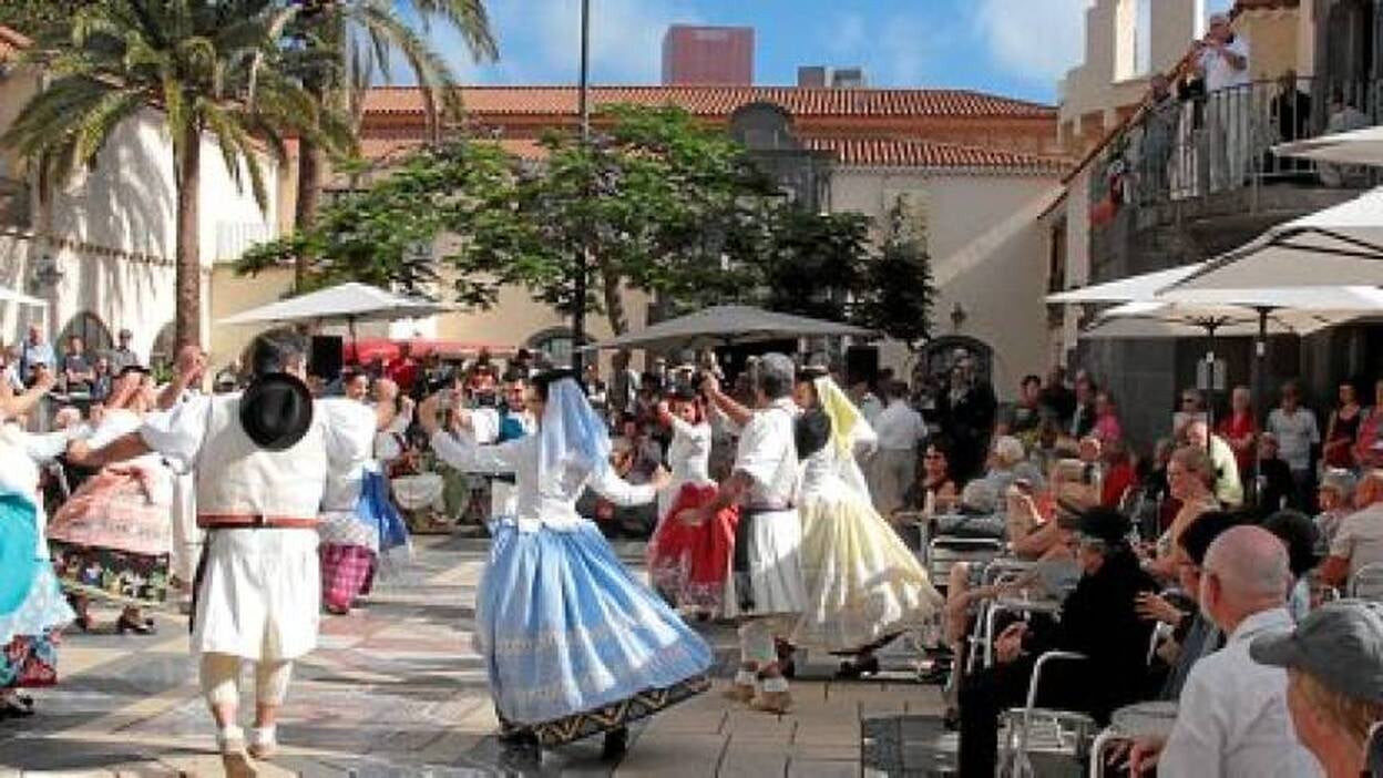 La renta del Santa Catalina se usará para el pueblo canario