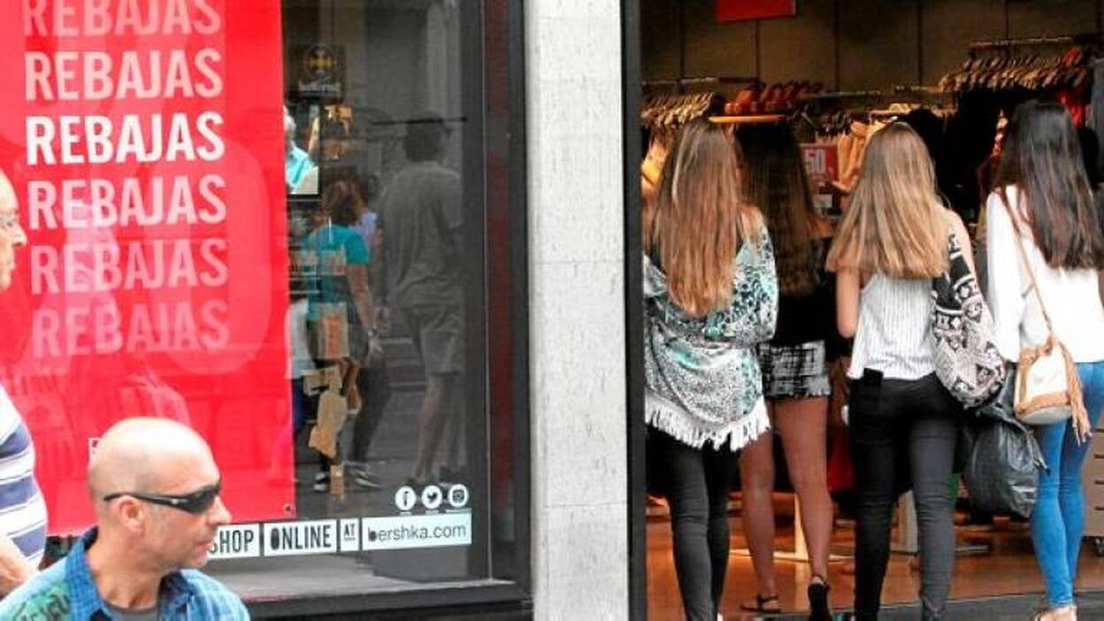 El consumo seguirá en rebajas