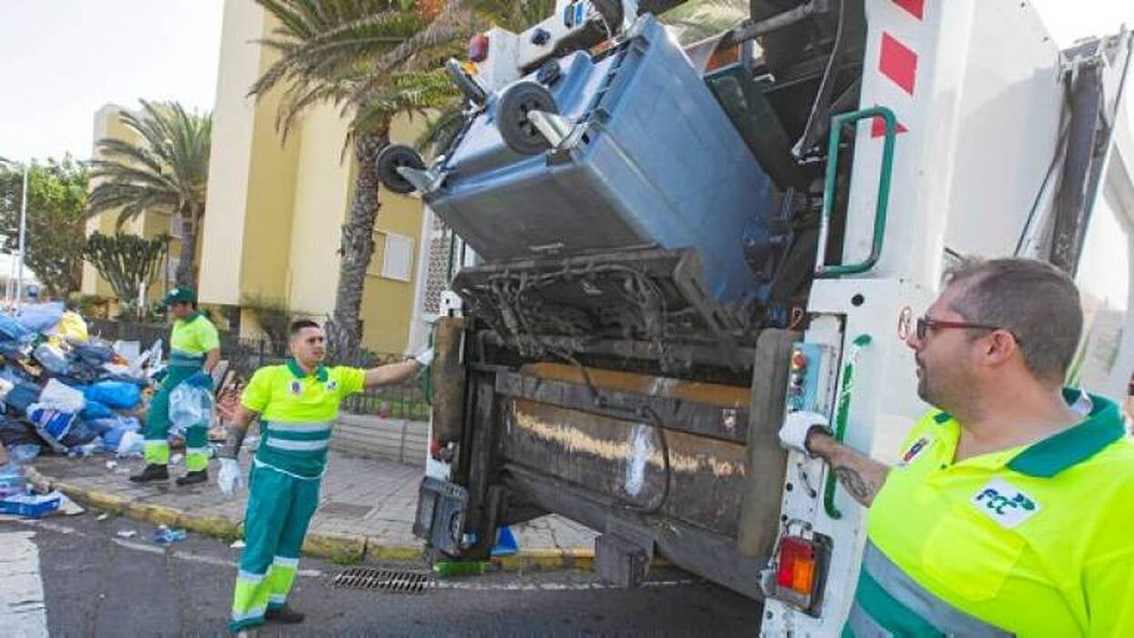 El plan de choque para limpiar la basura se amplía hasta mañana