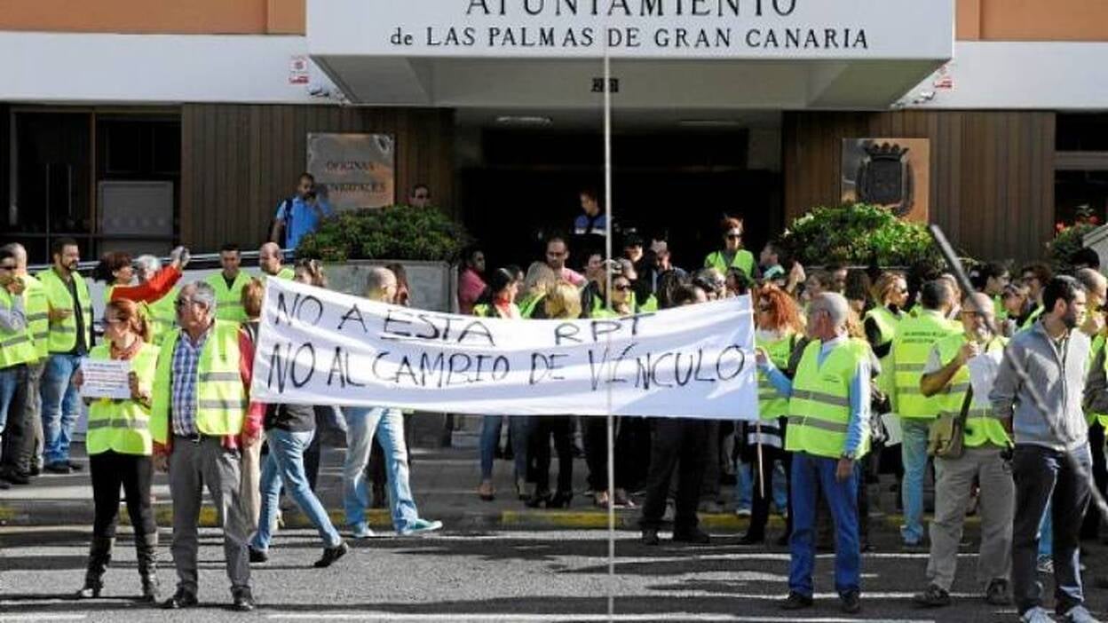Los sindicatos municipales piden la dimisión de Juan José Cardona
