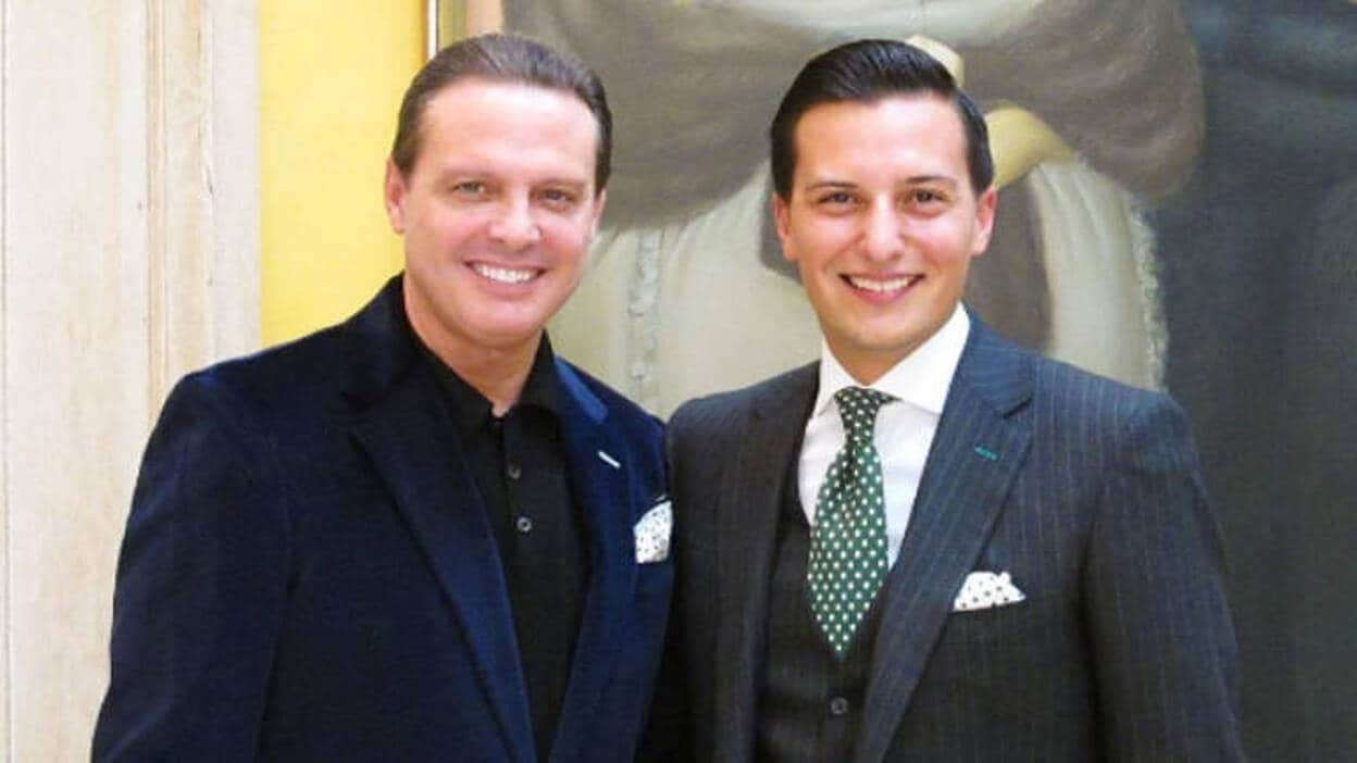 Luis Miguel reaparece más delgado y joven en fotos publicadas por los seguidores