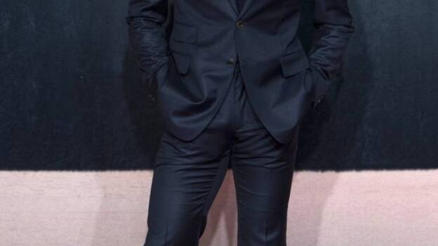 El actor Tom Hiddleston niega que le hayan ofrecido ser el nuevo James Bond