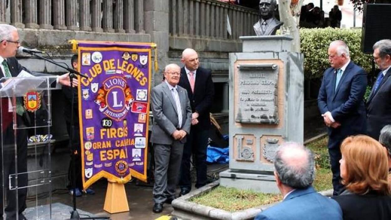 Busto como homenaje a Manuel Perdomo Cerpa en Firgas