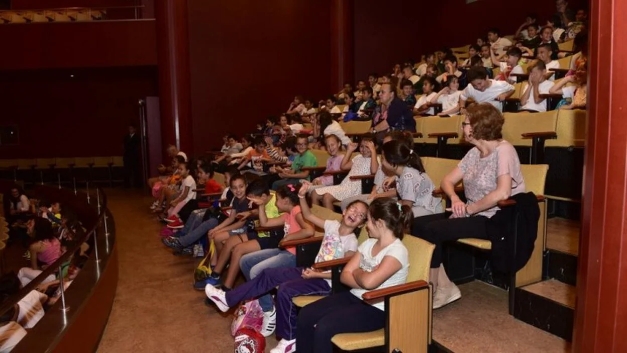 PROYECTO INFANTIL DE PROFETAS DEL MUEBLE BAR