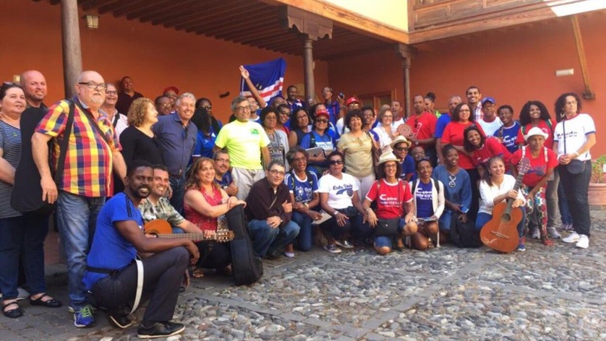 Senderistas de Cabo Verde conocen el casco histórico