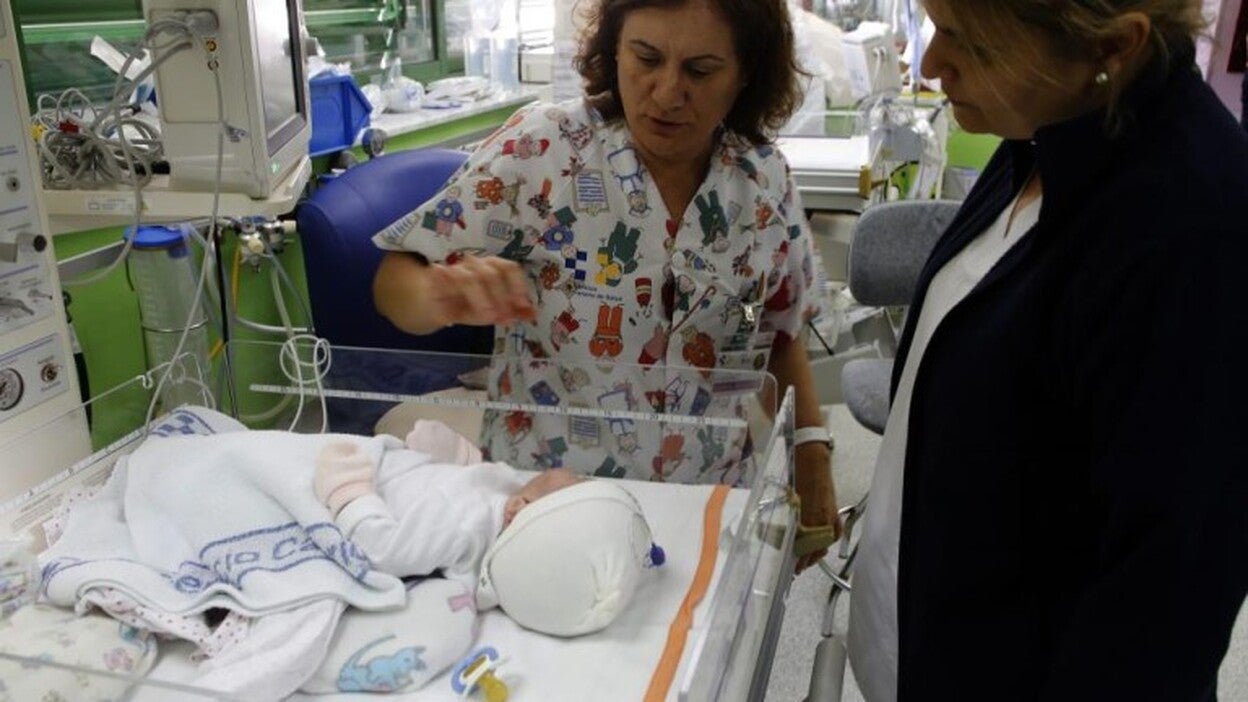 Menos partos y más bebés, al ser mayor el registro de gemelos