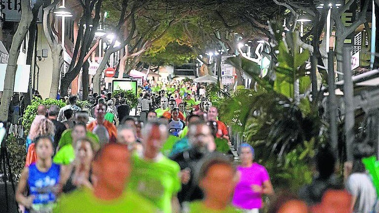 Tenerife se vuelca con la Binter Night Run 2017