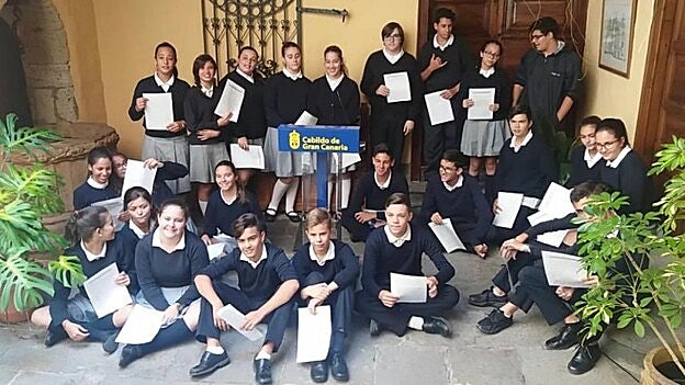 Homenaje a Galdós en el 174 aniversario de su nacimiento