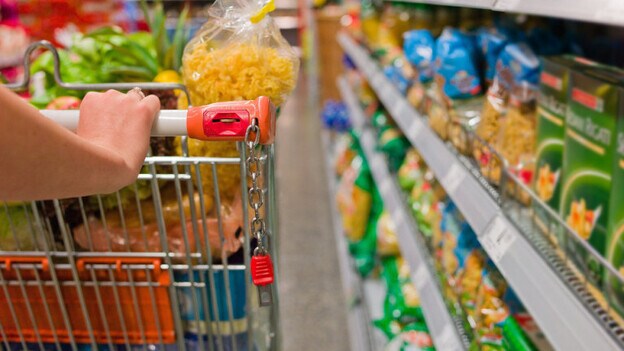 El precio de los alimentos en Canarias se triplica al llegar al comercio en abril