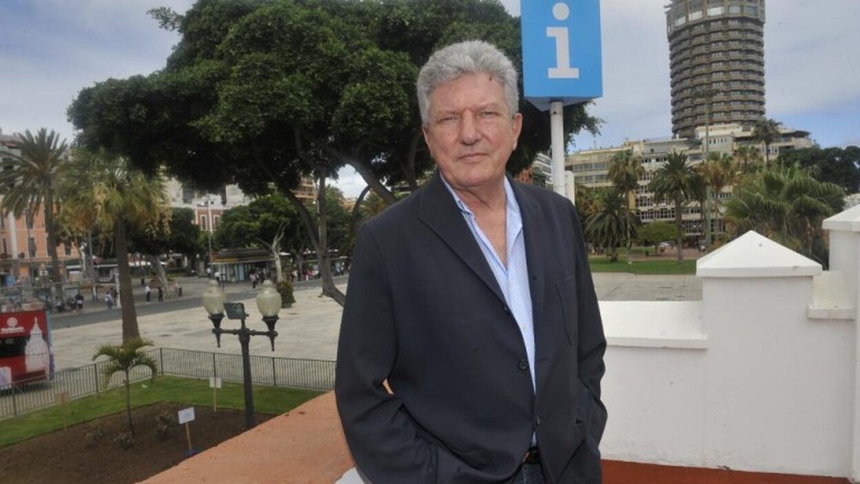 Quevedo acude con «voluntad de diálogo» a Moncloa