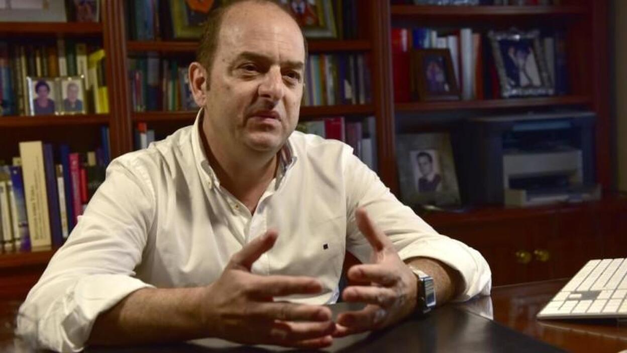 Cardona reprocha el trato que Las Palmas está dando a Duque tras su cese