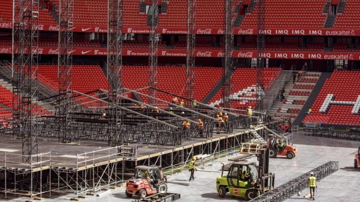 Guns N' Roses estrena sus conciertos en San Mames