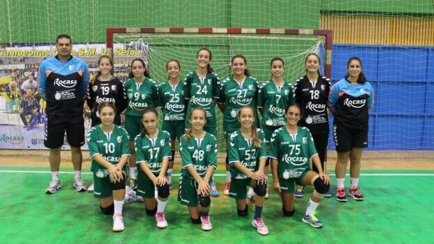 Las jugadoras del infantil femenino /  C7