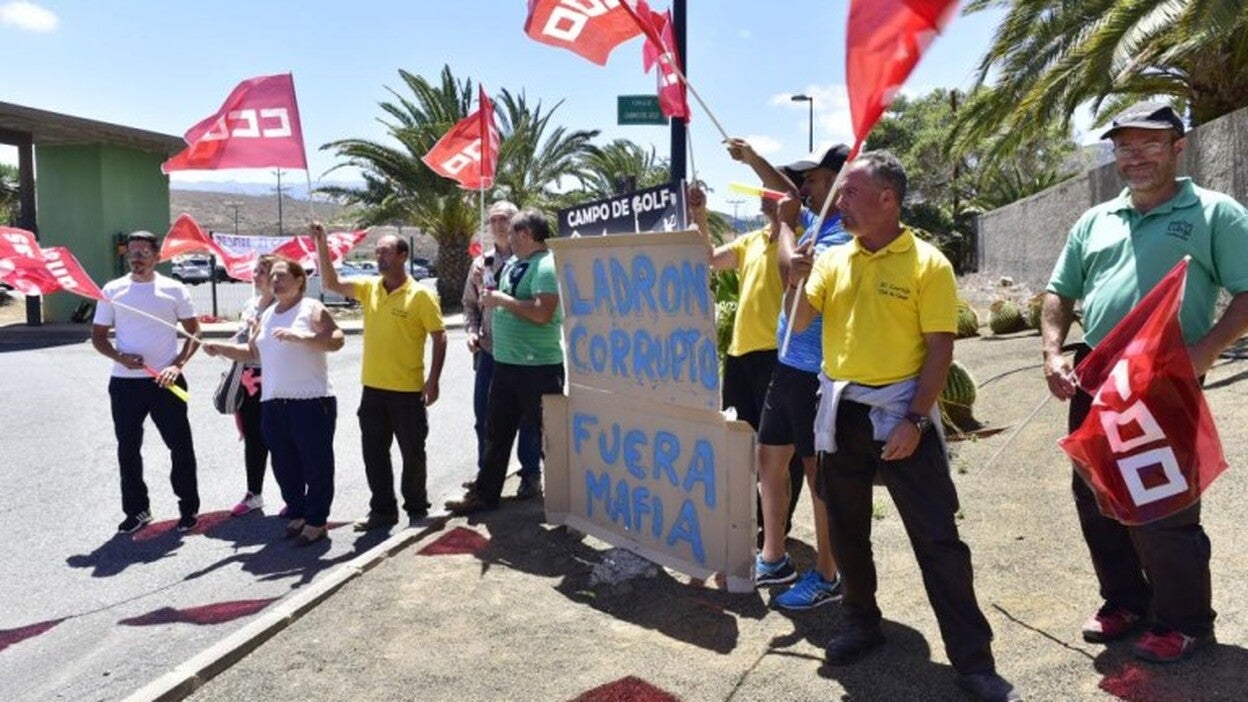 Los trabajadores de El Cortijo se manifiestan en contra del ERE