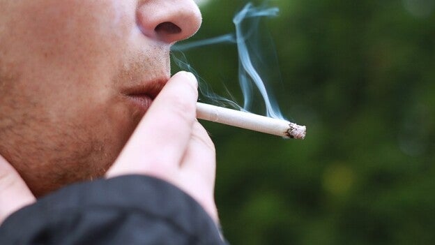 Seis de cada diez personas dejan de fumar con ayuda profesional