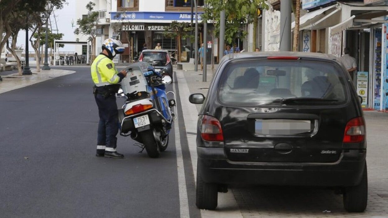 El PP pide de modo oficial ‘quitar’ las multas por circular por la avenida